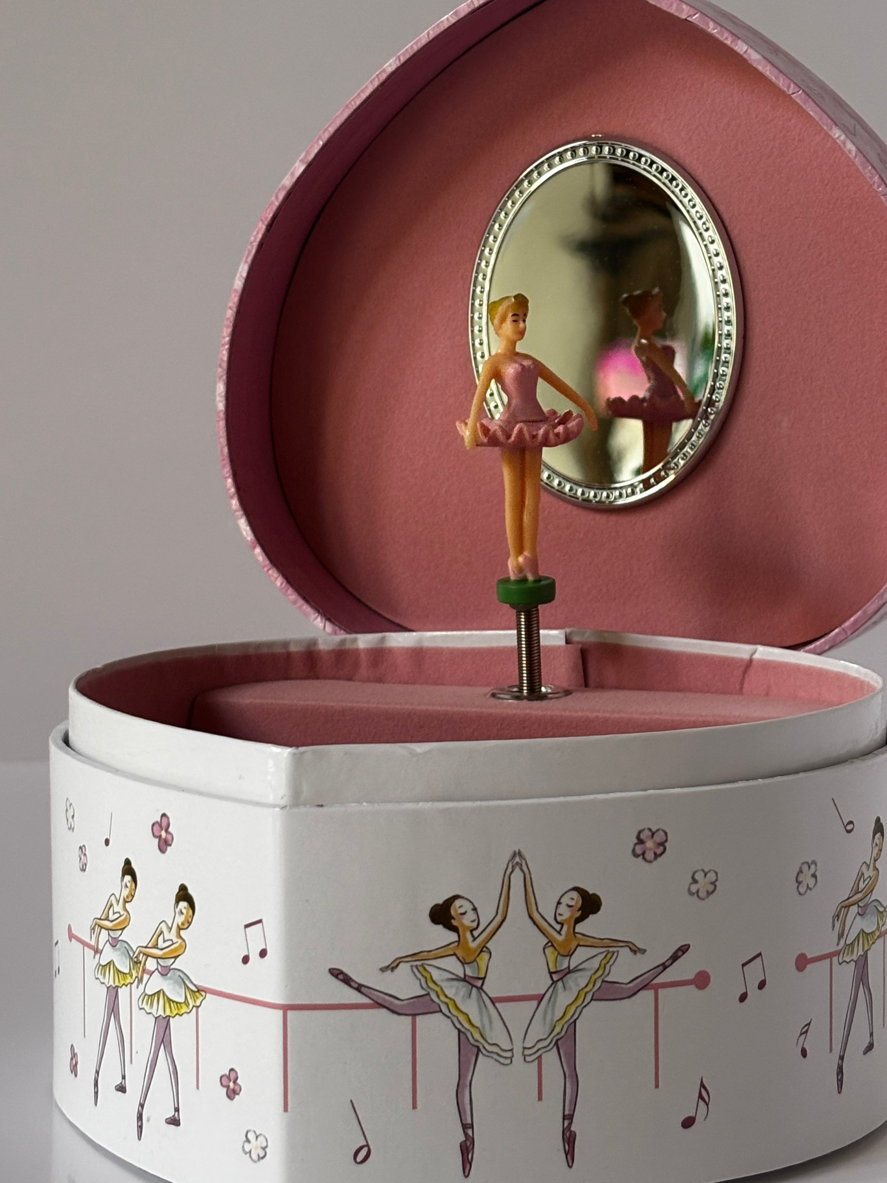 scrigno-portagioie-musicale-ballerina-cuore-classico-c-moon
